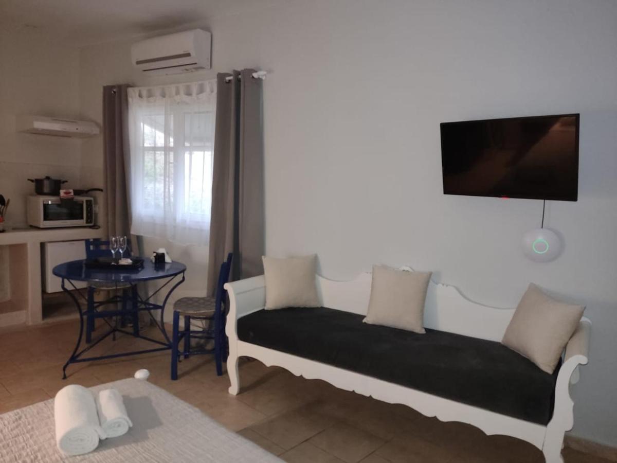 Kampanelia Village Suites Фира Екстериор снимка