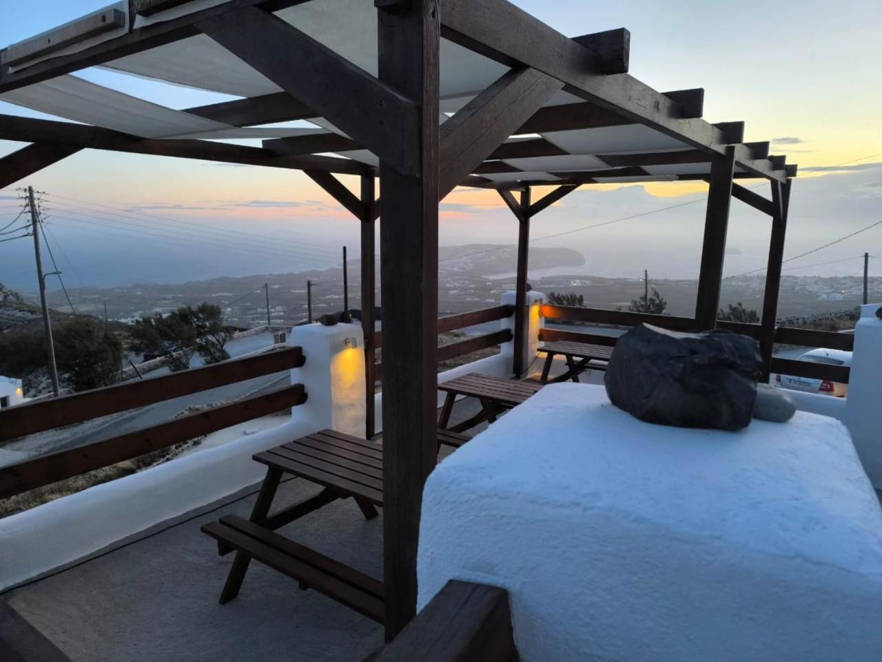 Kampanelia Village Suites Фира Екстериор снимка