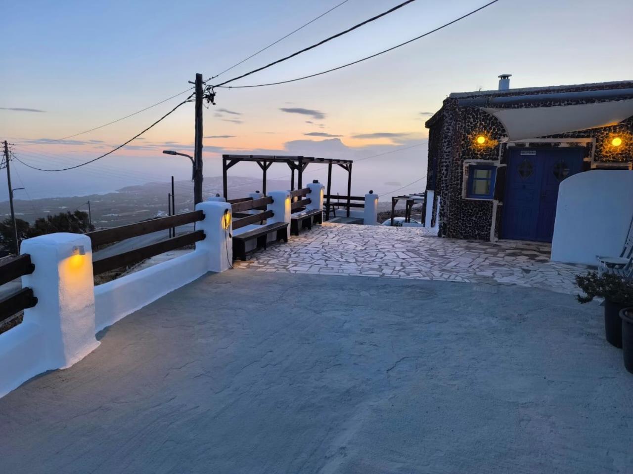 Kampanelia Village Suites Фира Екстериор снимка