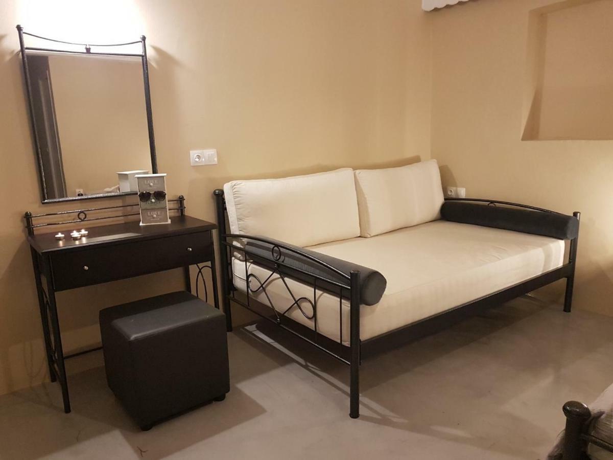 Kampanelia Village Suites Фира Екстериор снимка