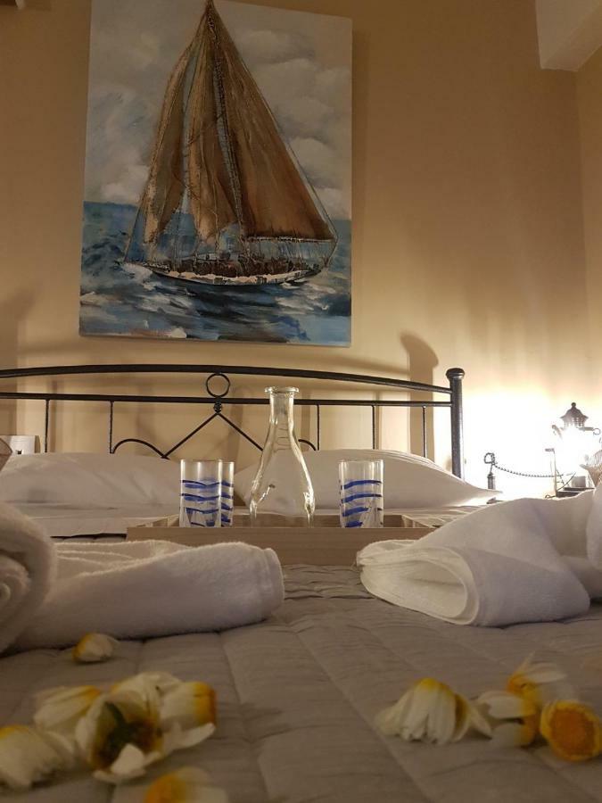Kampanelia Village Suites Фира Екстериор снимка