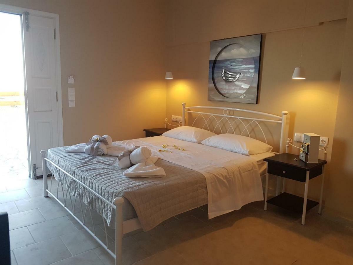 Kampanelia Village Suites Фира Екстериор снимка